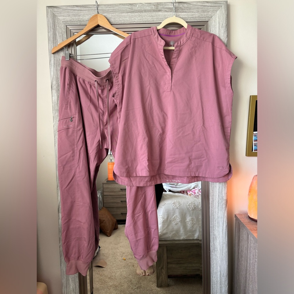 Healing Hands XL Scrubs